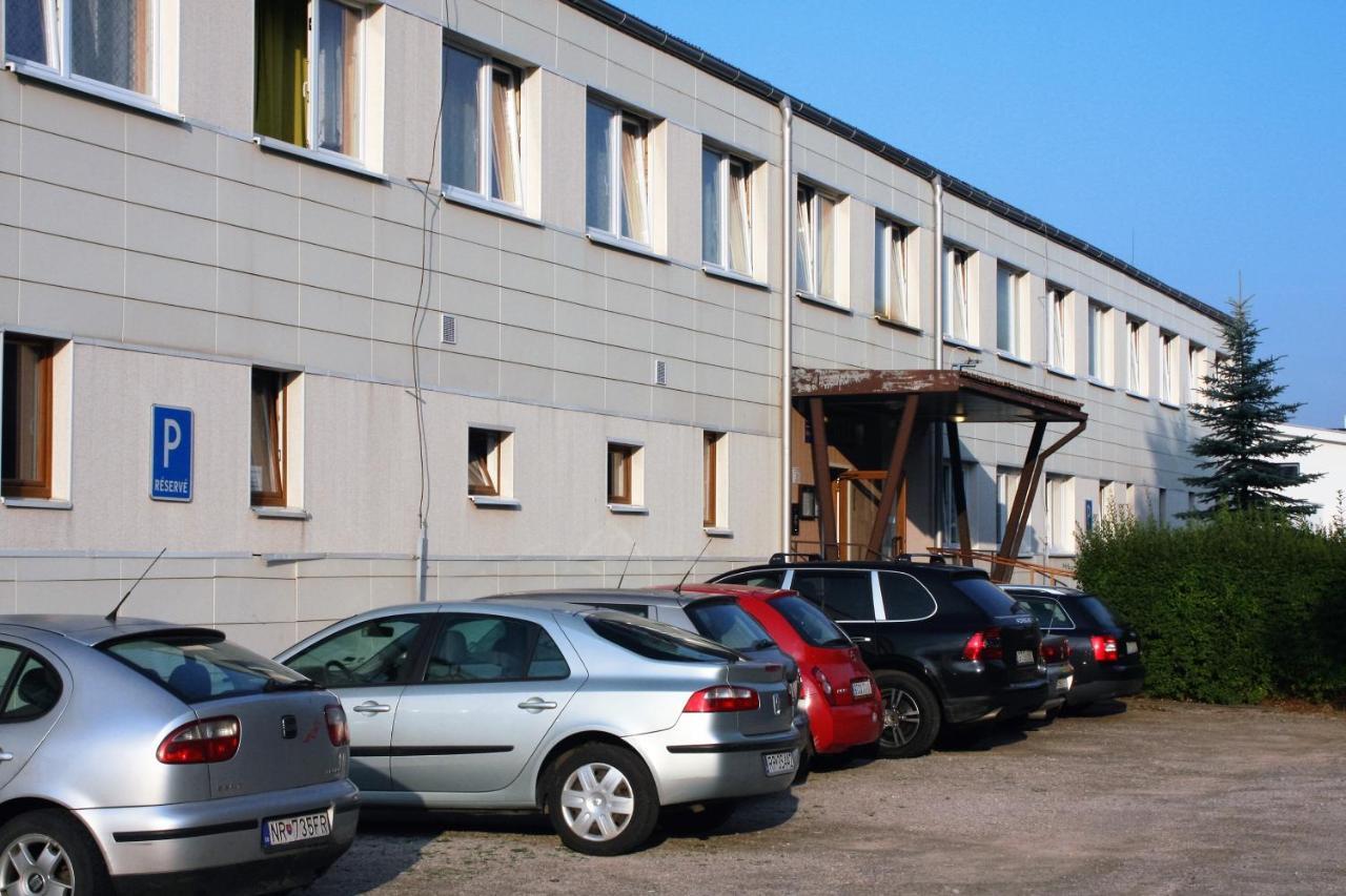 Garni Hotel Liptovský Mikuláš Exterior foto